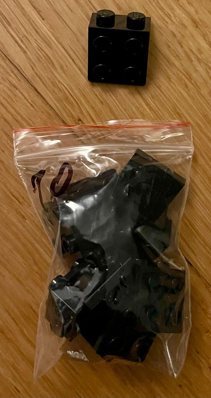 Lego Kit di costruzioni: Lego 10 x Bracket 1 x 2 - 2 x 2 - 44728 – Usato da Höri venduto da PSMarinho