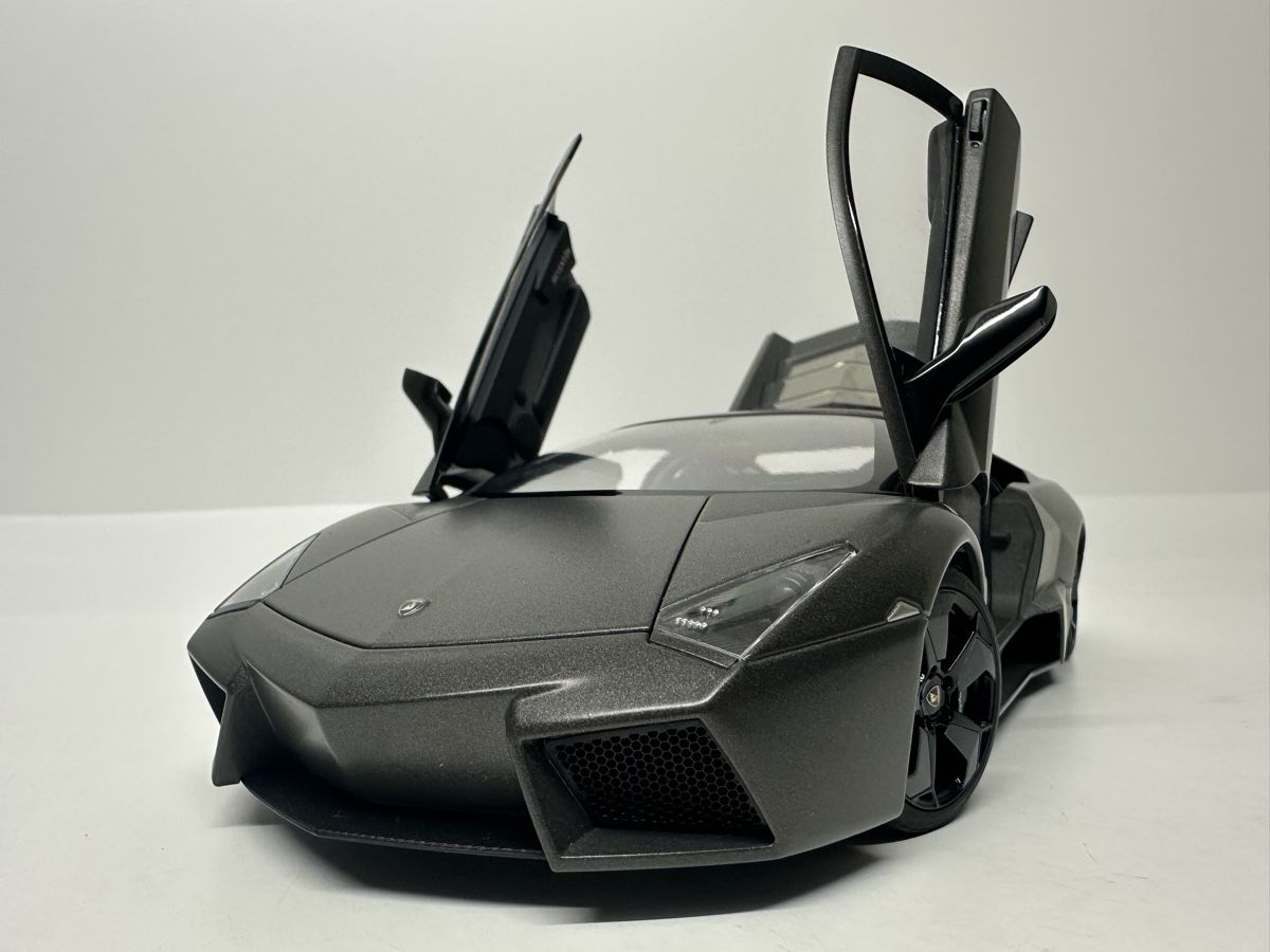 Autoart Modellini d'auto: Lamborghini Reventon 1:18, mattgrau, AUTOART – Usato da Zofingen venduto da rf9_x2xt 9
