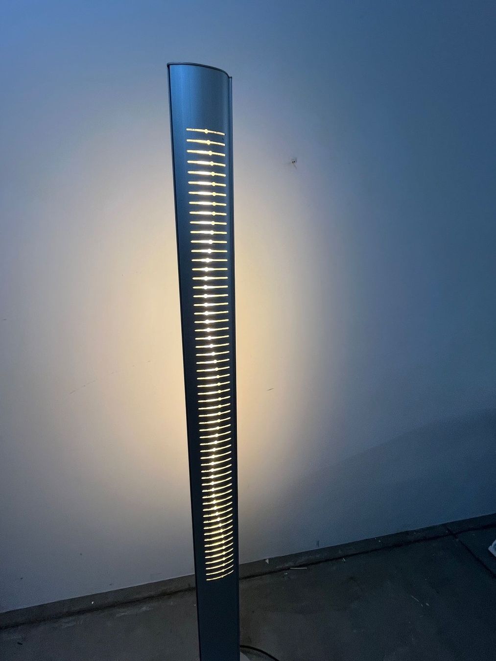 Lampen: Optelma Designer Stehlampe – Gebraucht aus Zürich von Levelart 1
