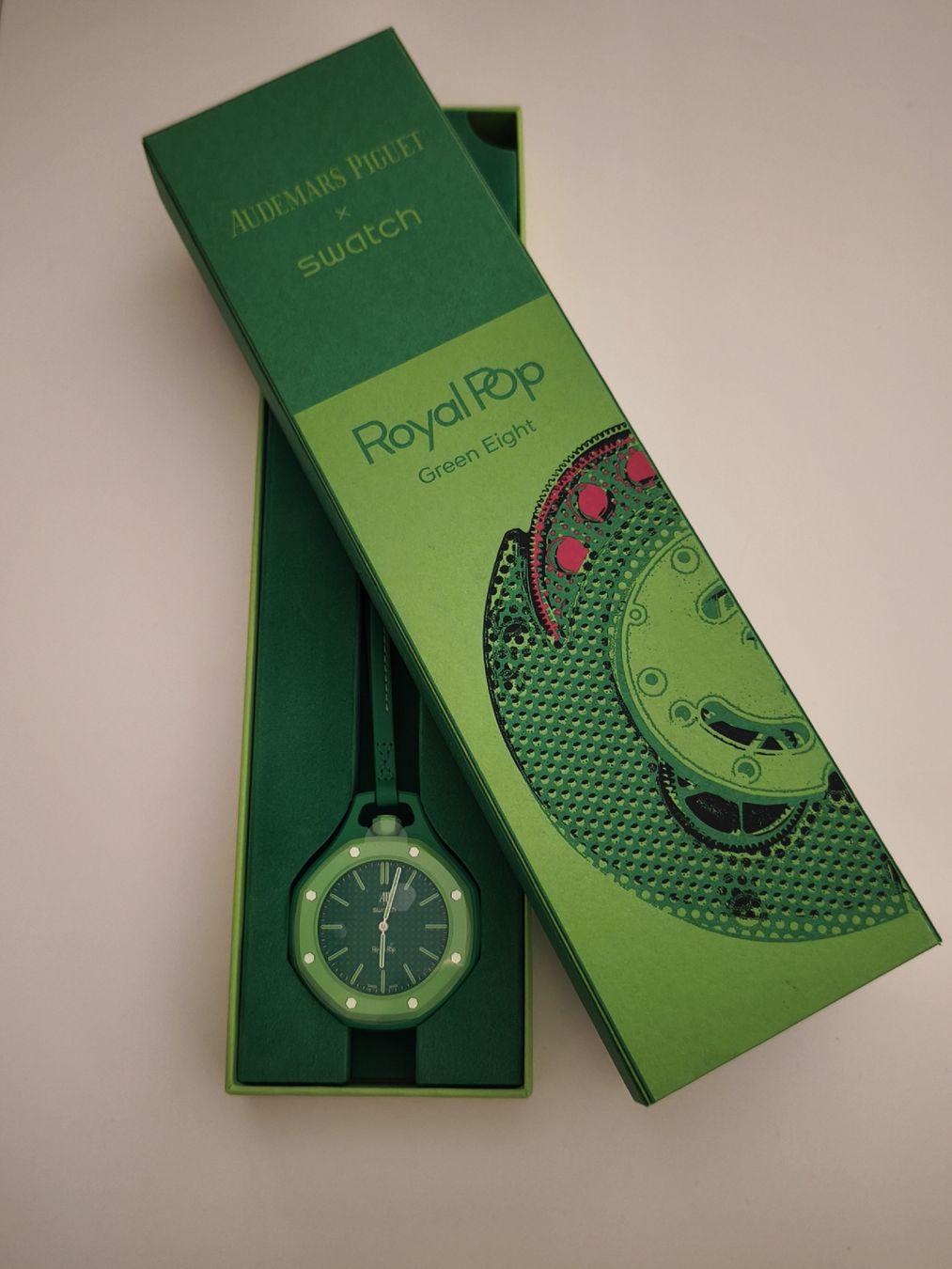 Swatch Orologi: Swatch x AP Royal Pop Green Eight – Nuovo e nell'imballaggio originale da Basel venduto da phunkee