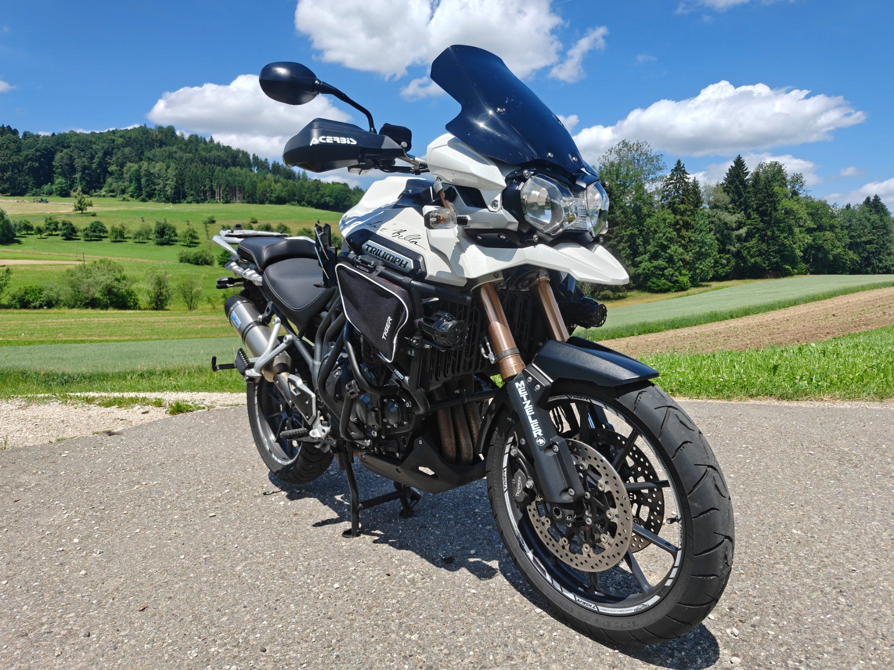 Triumph Touring: Triumph Tiger 1200 Explorer ABS | Tempomat | Kardan | Koffer – Gebraucht aus Volketswil von Smile240