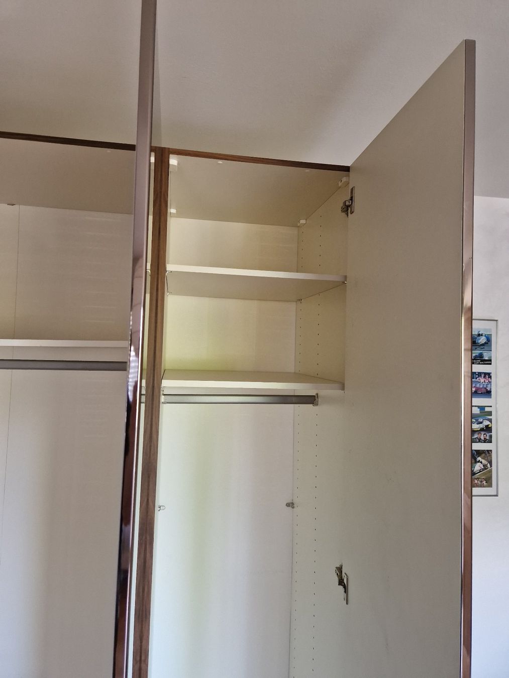 Schränke: Kleiderschrank mit Spiegeltüren – Gebraucht aus Basel von earthwalker 3