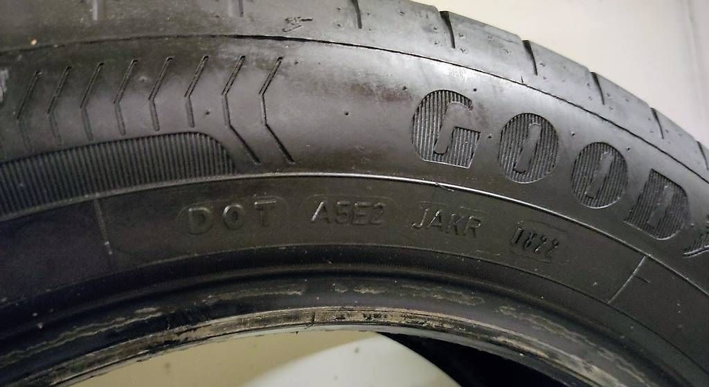 Goodyear Pneumatici & Ruote complete: Goodyear Efficientgrip Performance 215/55 R18 95H – Usato da Genève venduto da swa_h5l7 2