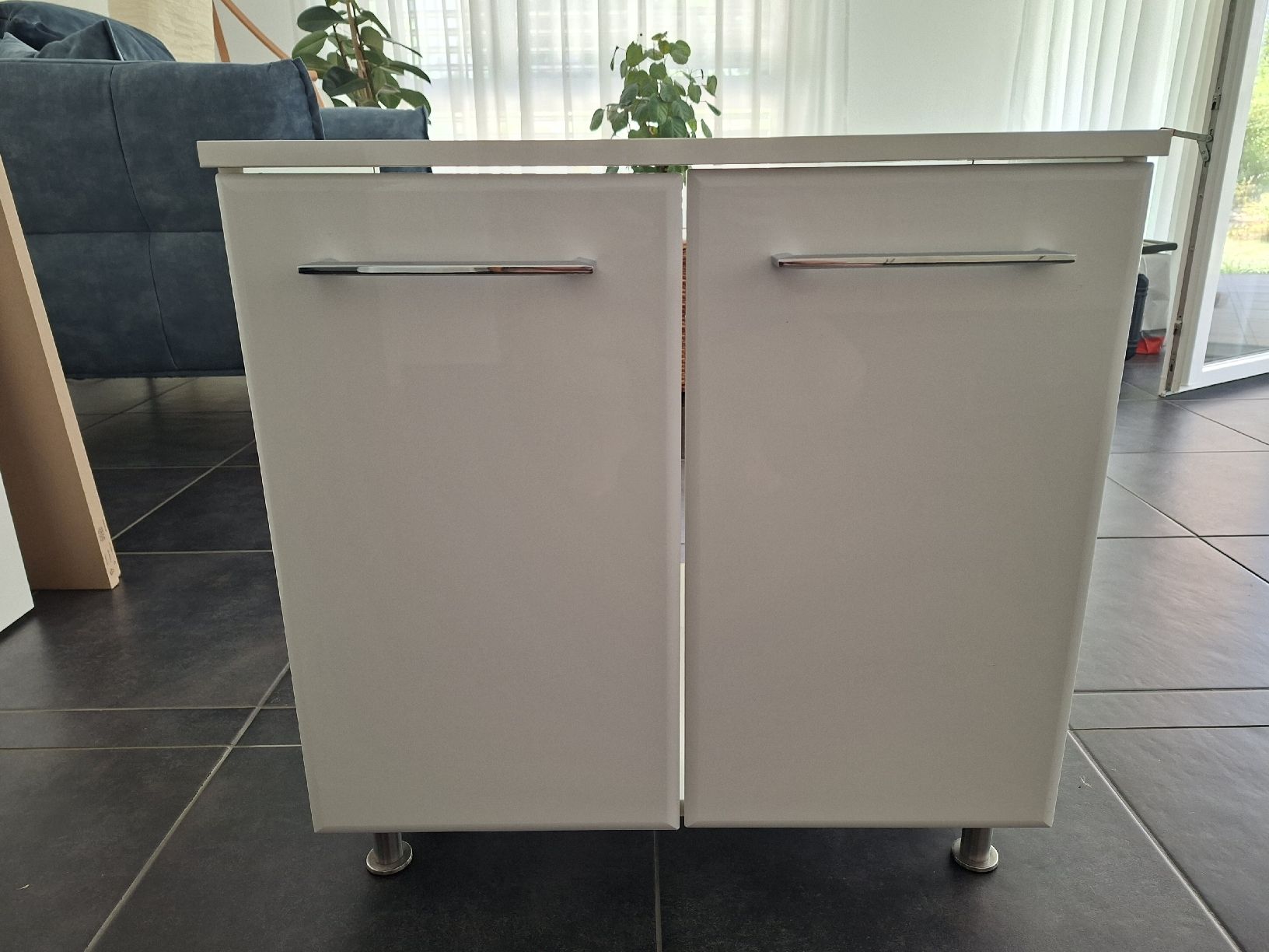 Mobili per bagno: Waschtischunterschrank weiss mit 2 Tueren – Usato da Oberrohrdorf venduto da Trike1