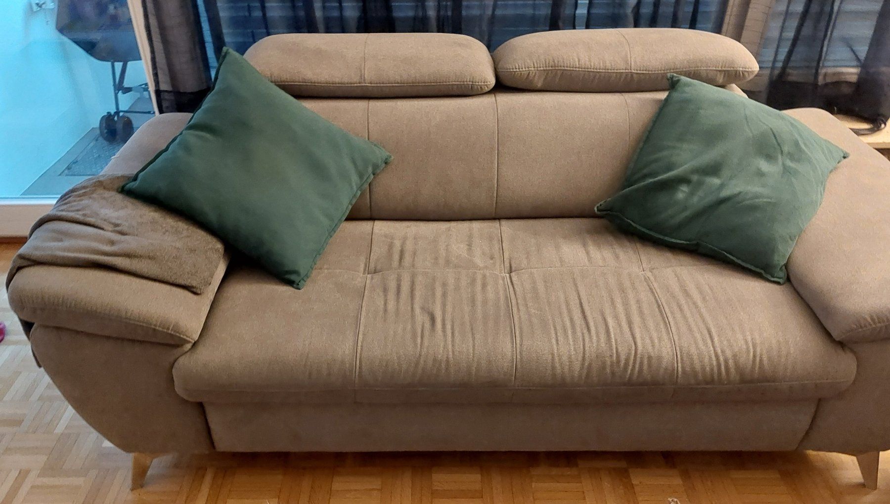 Sofas: 2 Sofas hellgrau guter Zustand – D'occasion à Allschwil par akbarfarshori 3