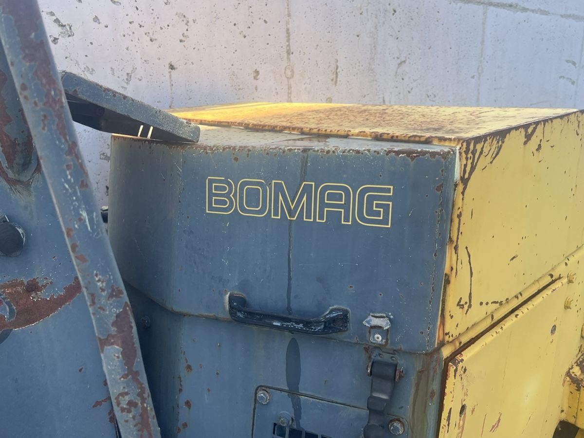 Bomag Tutte le macchine: Bomag Straßenwalze BW100AD – Difettoso da Brig venduto da fat_5hp8 1