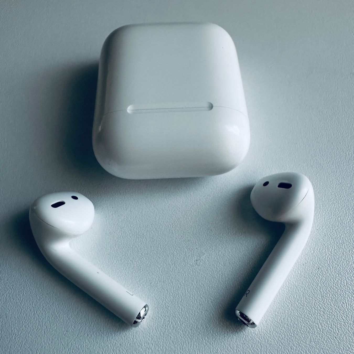 Apple Cuffie: Original Apple AirPods 2 Kopfhörer Wireless Lightning Kabel – Usato da Basel venduto da MY.AIRPODS.SHOP 5