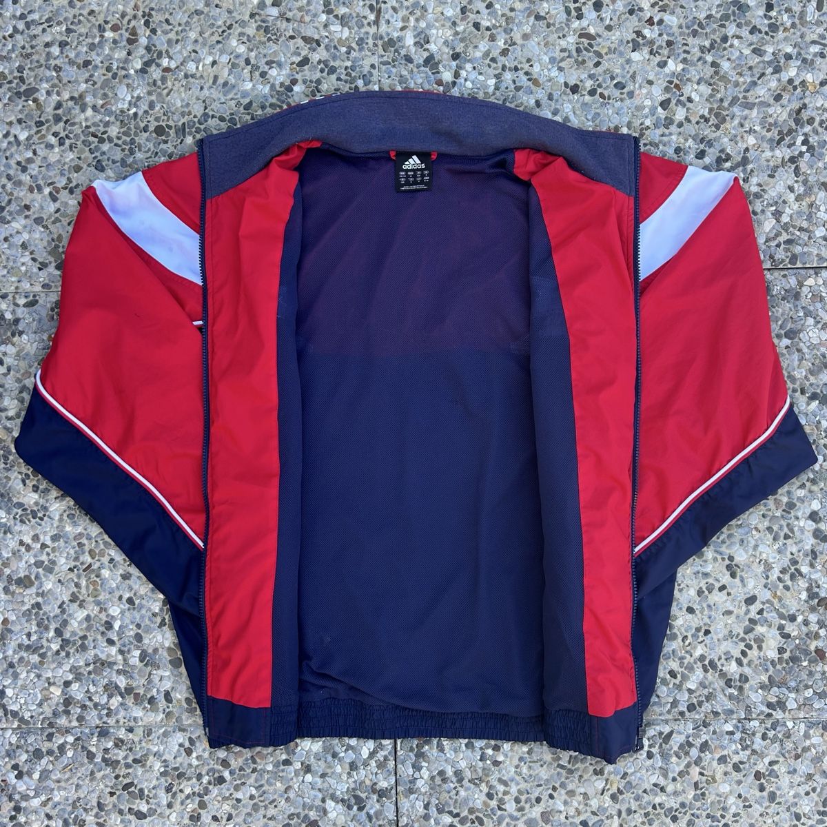 Adidas Giacche: Vintage Adidas Windbreaker jacket – Usato da brent venduto da fukusapes 2