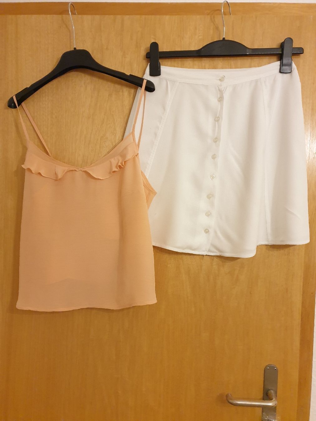 Röcke: Jupe mini, S, boutonnée blanche coton + top rose viscose – Gebraucht aus Neuchâtel von Verenas12