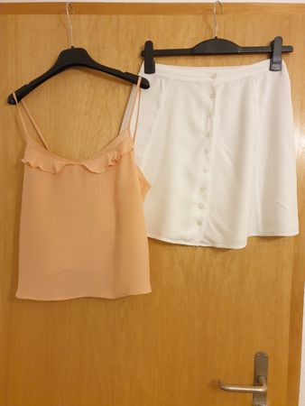 Jupe mini, S, boutonnée blanche coton + top rose viscose