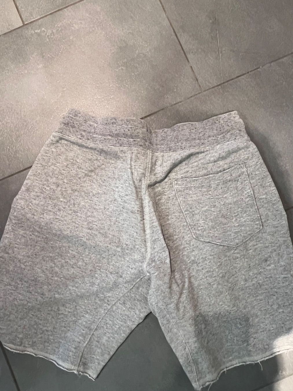 Pantaloni: Better Rich Sweat Shorts – Usato da Dielsdorf venduto da Anthony111 1
