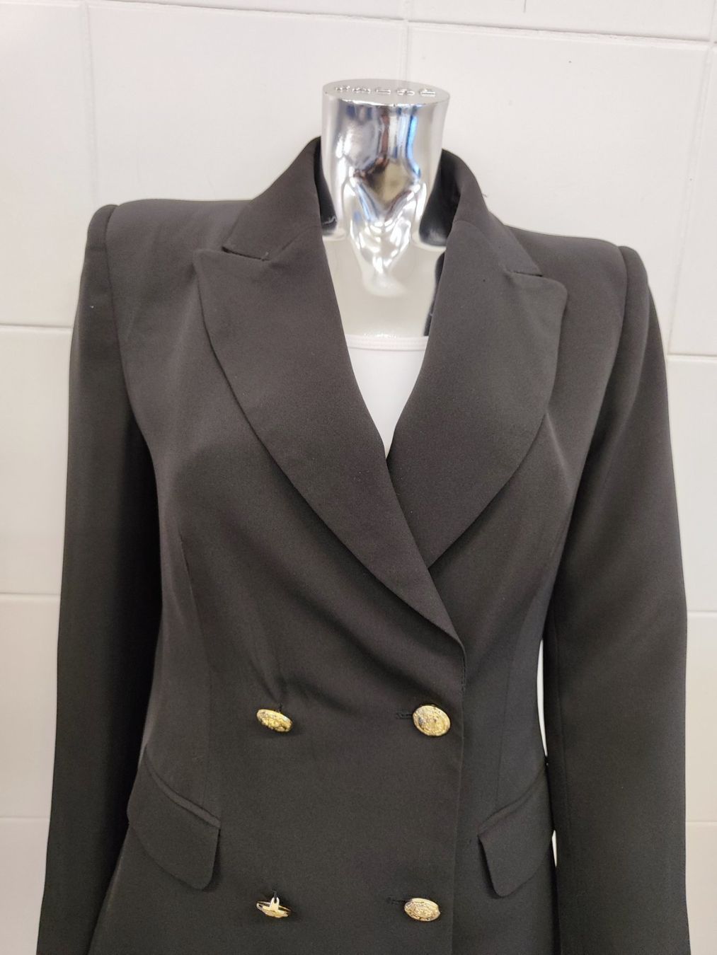H&M Giacche: elegantes schwarze blazer gr 36 – Nuovo (secondo la descrizione) da Langnau am Albis venduto da Judithsebi 2