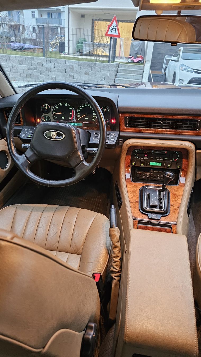 Jaguar Automobili: Jaguar Sovereign 4.0i – Usato da Aarau venduto da Lrf80 4