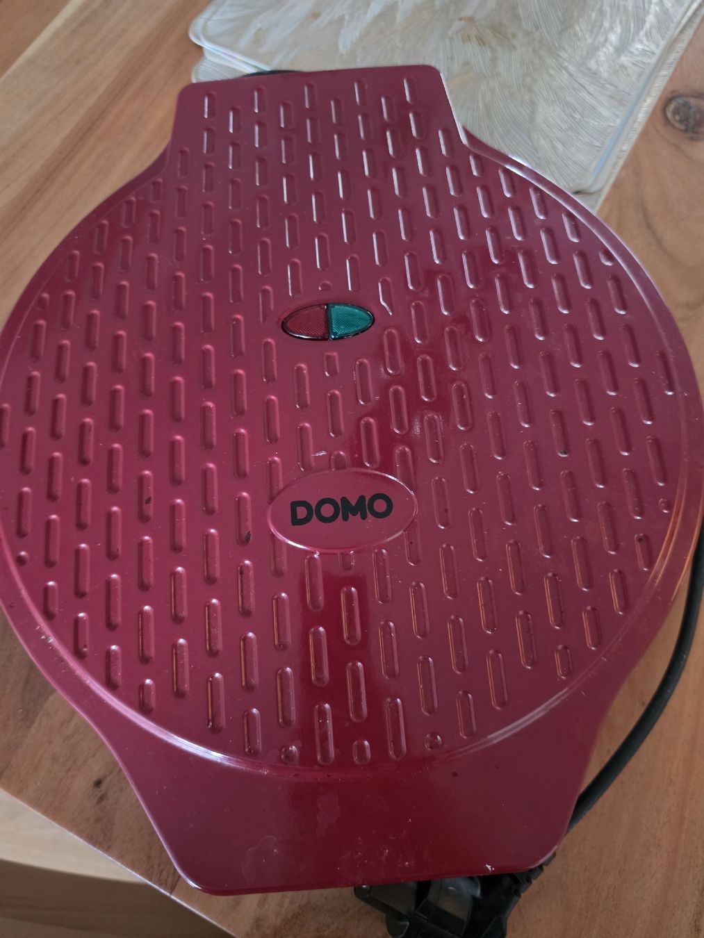Elettrodomestici da cucina: Domo Crêpe Maker rot gutem Zustand – Usato da Büsserach venduto da Divina86