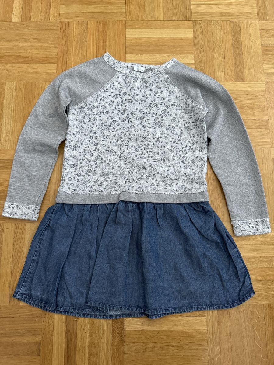 Robes et jupes: Kinder Kleid, Gr. 110 – D'occasion à Kilchberg ZH par Von_dutch