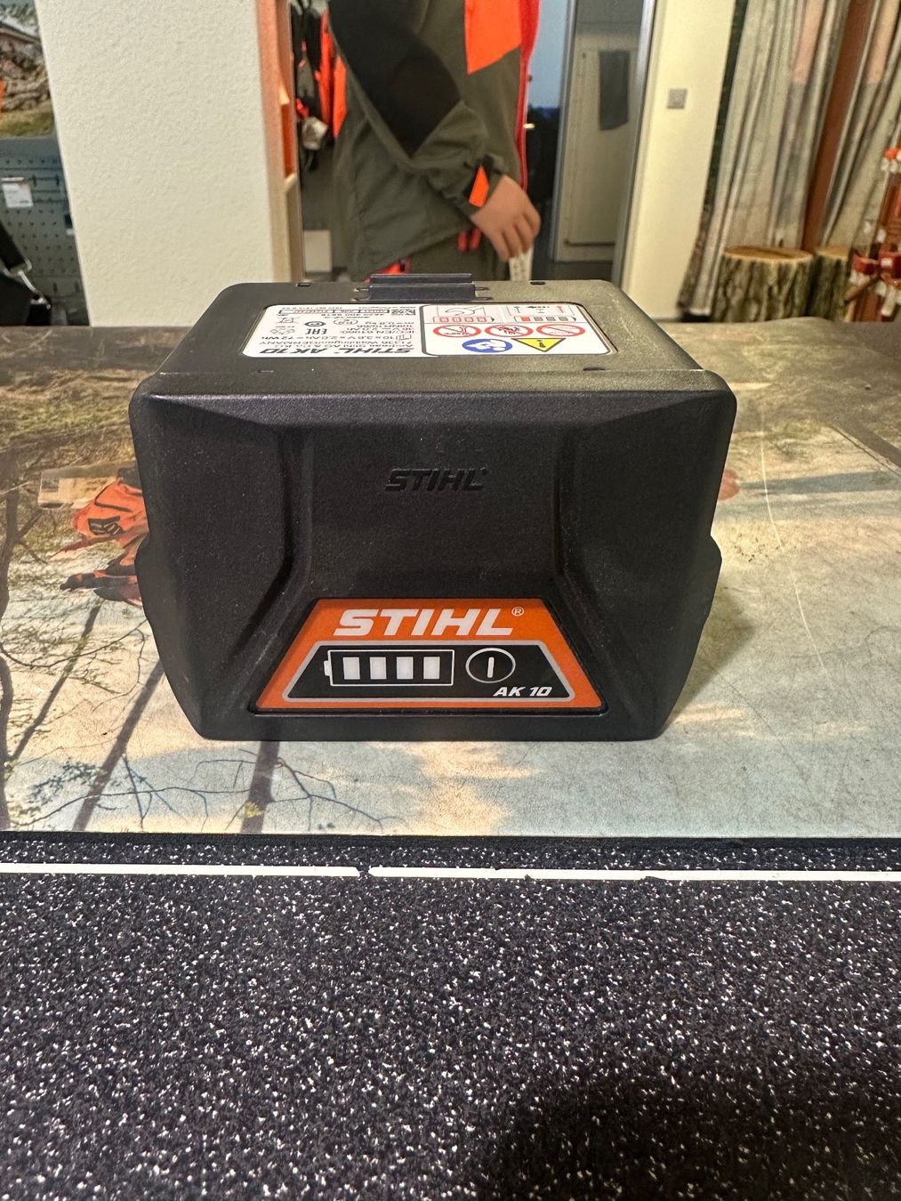Akkus & Batterien: Stihl Akku AK 10 NEU – Neu (gemäss Beschreibung) aus Malters von BachBrun