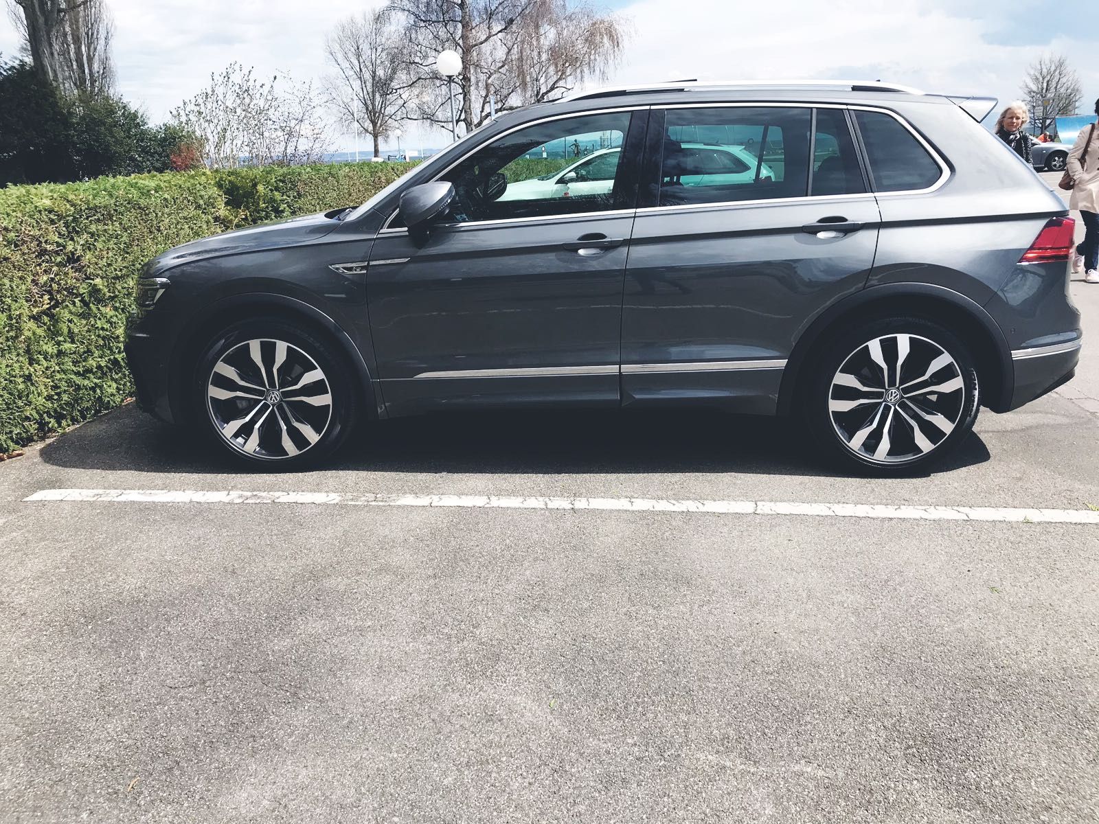VW Automobili: VW Tiguan R-Line – Usato da Romanshorn venduto da Agonoff 3