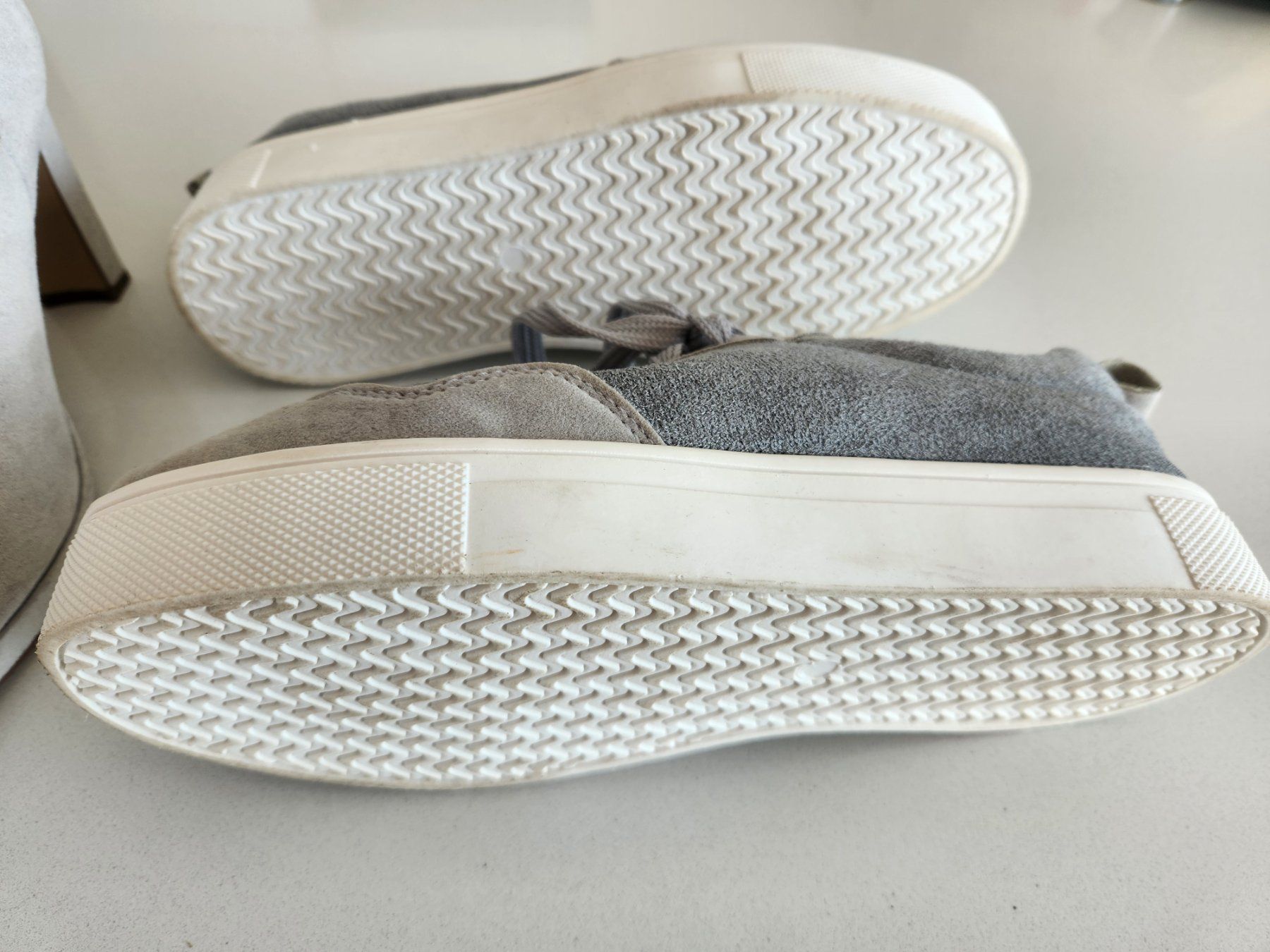 Scarpe da donna: 2 paar graue Schuhe Grösse 36 – Usato da Tuggen venduto da Restposten_secondh 4