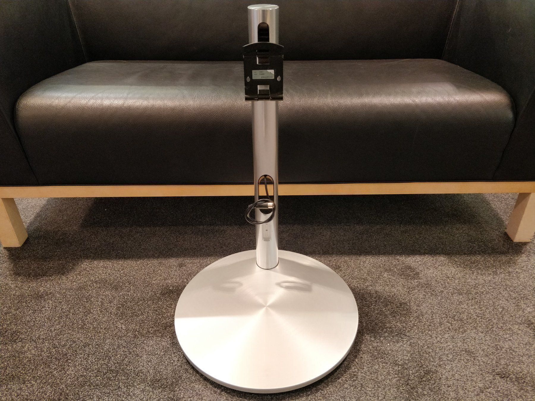 Bang & Olufsen Televisori: BeoVision 7-32 Motortischstandfuss 4092 – Usato da Hochdorf venduto da av-electronics 2