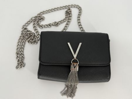 Valentino Umhängetasche schwarz mit Kette 