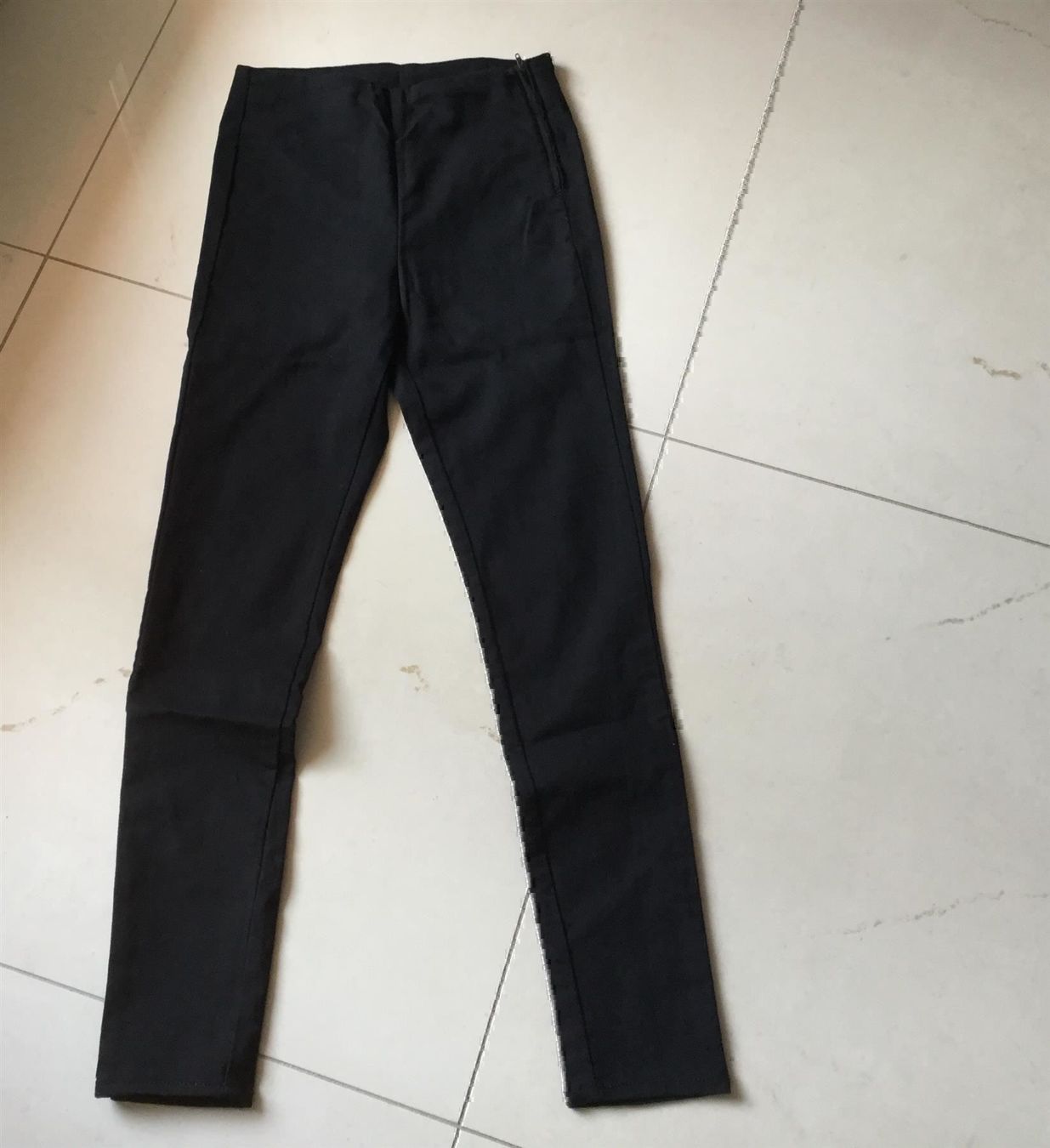 Pantaloni: Pantalon élégant / Klassisch Hose gr. 34 – Usato da Giubiasco venduto da baamboo 1