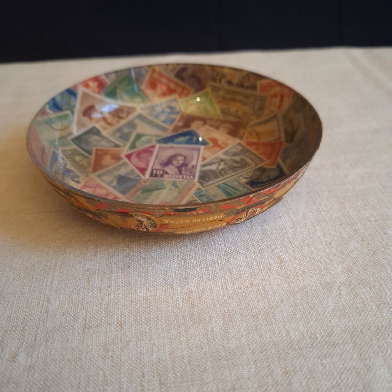 Tutte le decorazioni: Vintage Briefmarken Teller – Usato da Winterthur venduto da Goldpipau 1