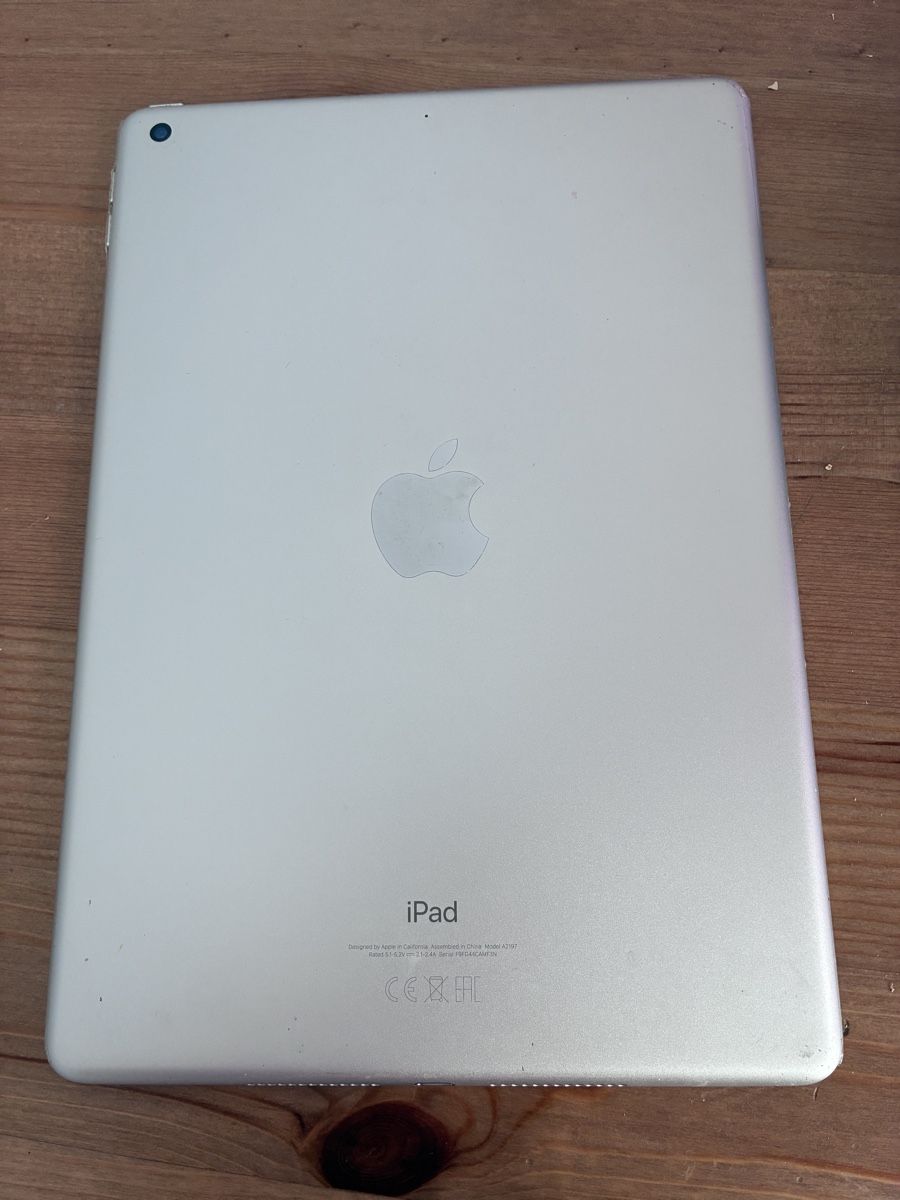 Apple Tablet PC: Apple iPad 7.Generation 10,2" (2019), model A2197, Wi-Fi. – Usato da Basel venduto da edy_78pd 2