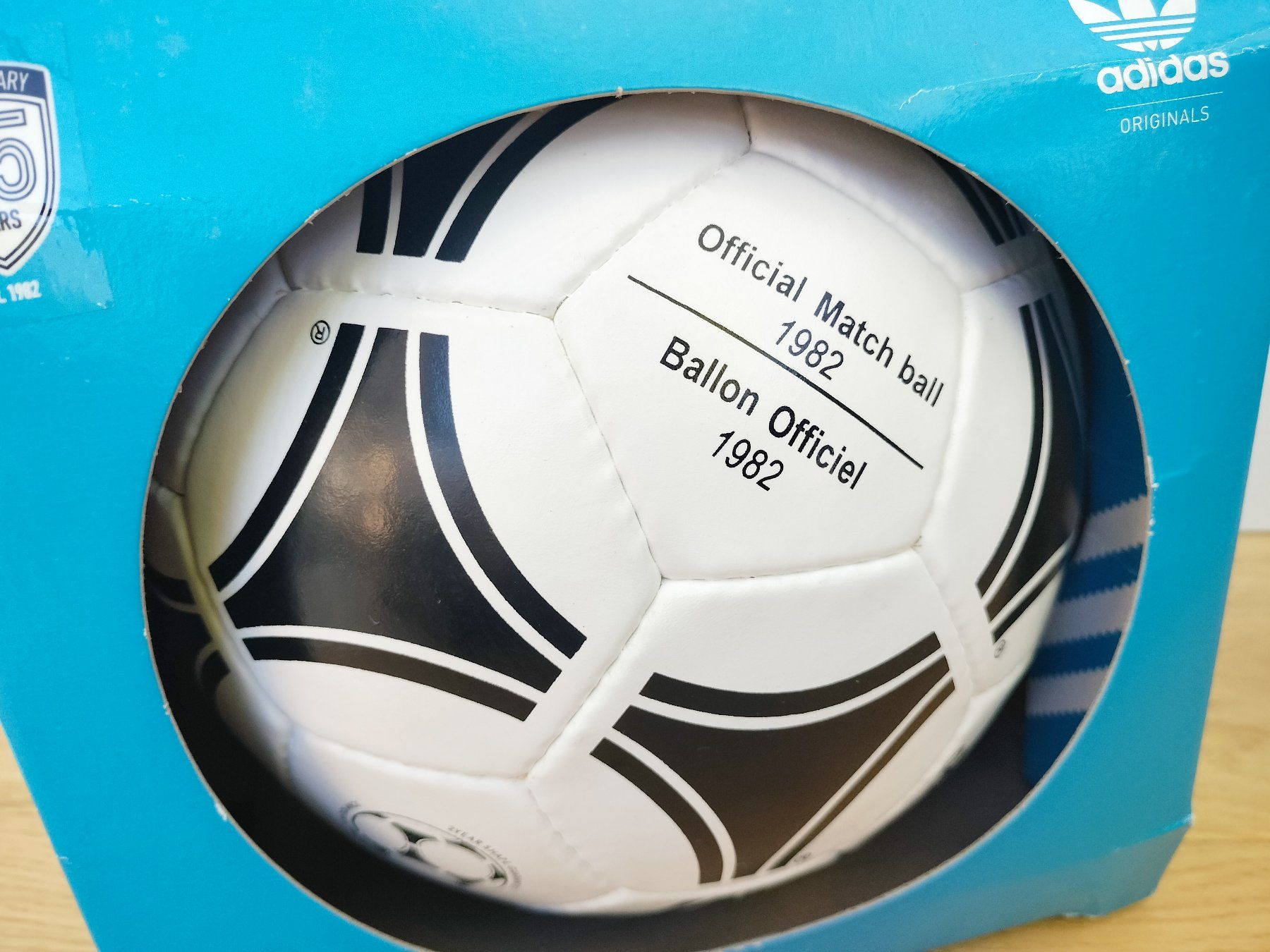 Adidas Bälle: Original Adidas Matchball 1982 in OVP – Neu (gemäss Beschreibung) aus Wil SG von kaizzen 7