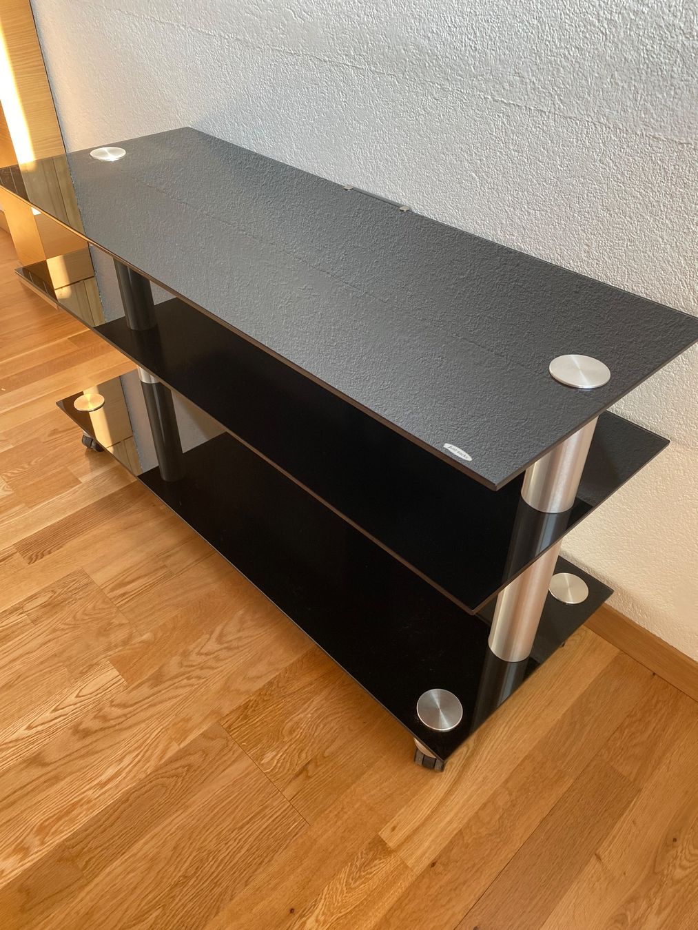 Mobili TV: TV-Möbel Glas Schwarz 3 Ablagen mit Rollen – Usato da Burgdorf venduto da gre_2ftz 2