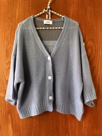 Neue und ungetragene Strickjacke von LuRen