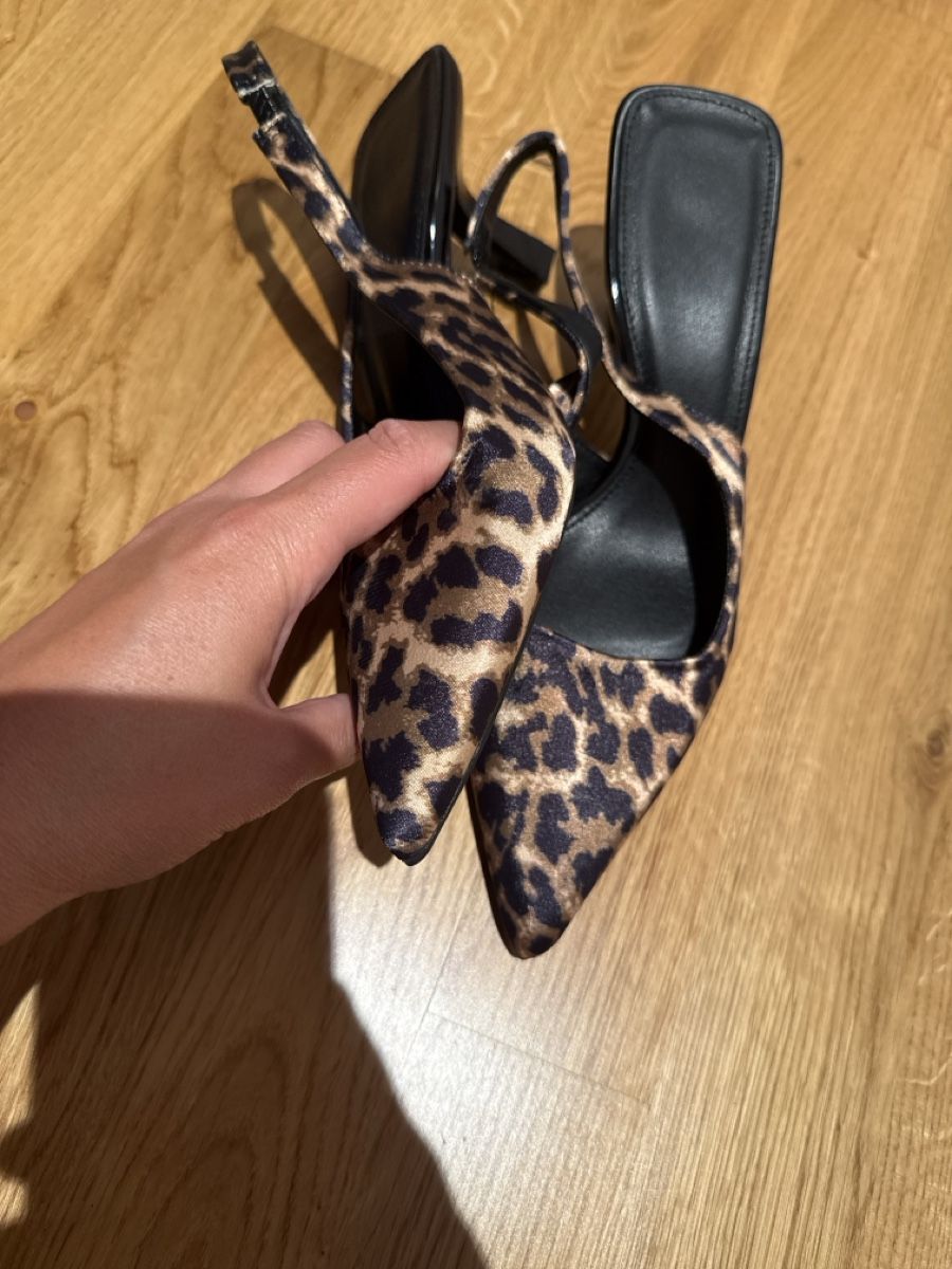 Damenschuhe: High Heels Sandalen – Neu (gemäss Beschreibung) aus Kriens von g_b_mk7j 1
