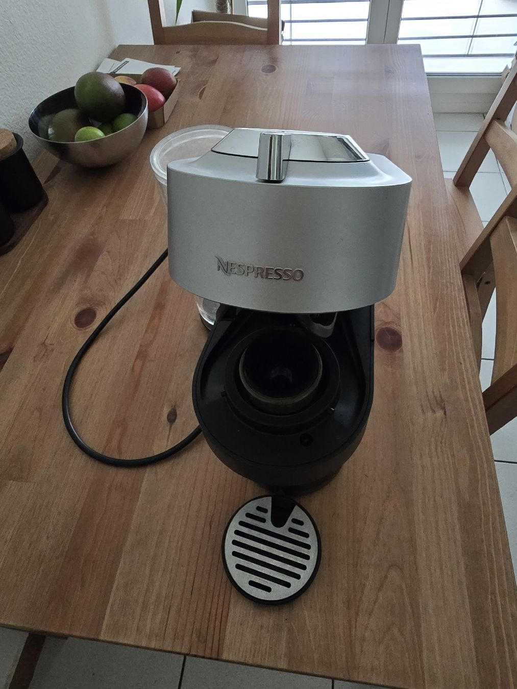 Nespresso Macchine per caffè & Macchine per espresso: Neuwertige Nespresso Vertuo – Nuovo (secondo la descrizione) da Meltingen venduto da mergimmorina 1