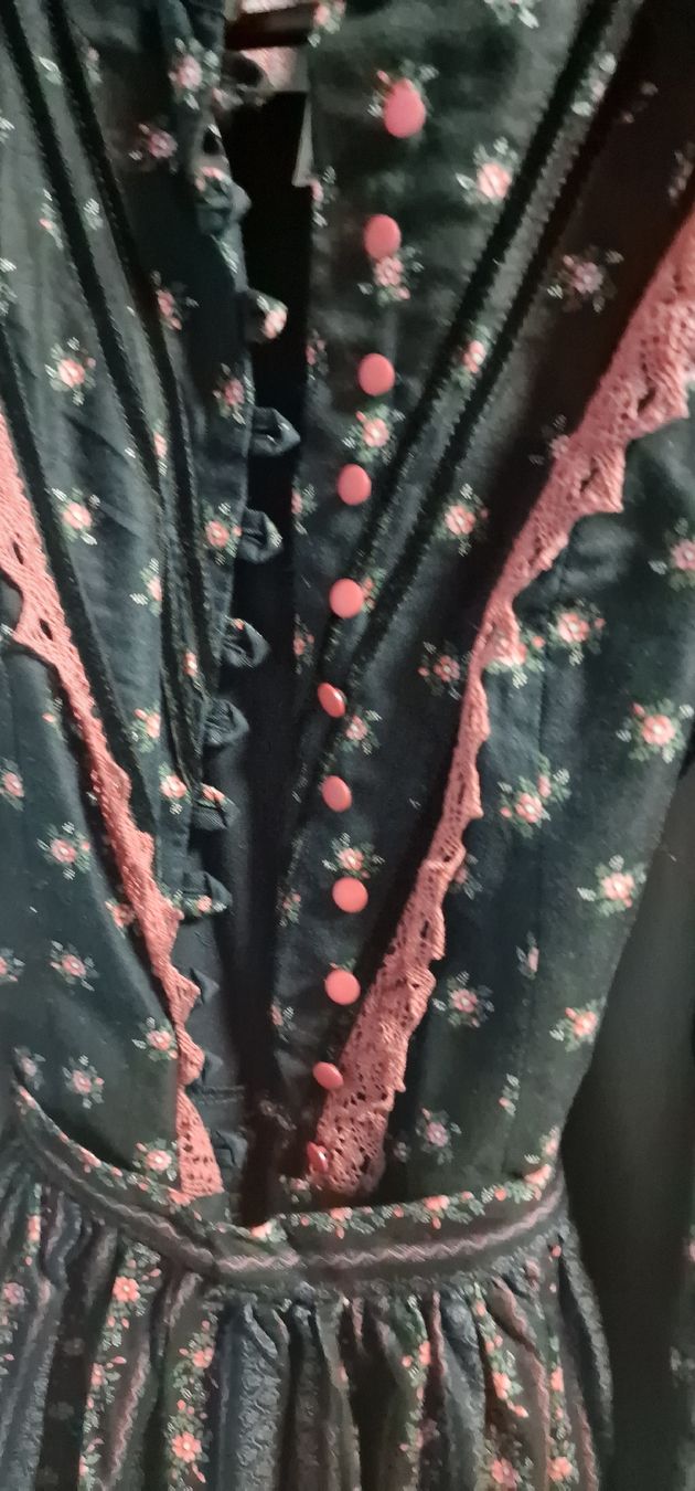 Kleider: Trachtenkleid- Dirndl, mit rosa Details, Gr. 38 Dirndl – Neu und originalverpackt aus Chur von car_5clc 1