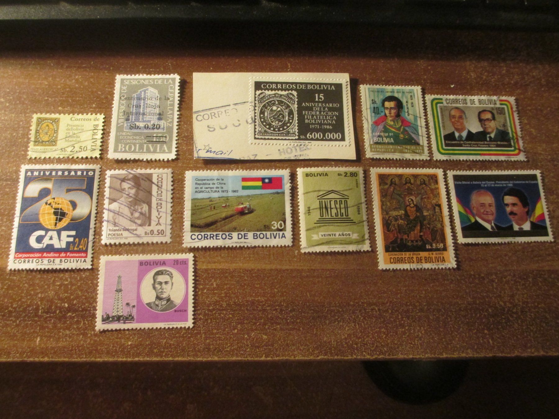 Tutti i francobolli: 12 Stk. Briefmarken Bolivia gestempelt – Usato da Hasle LU venduto da Flamme6