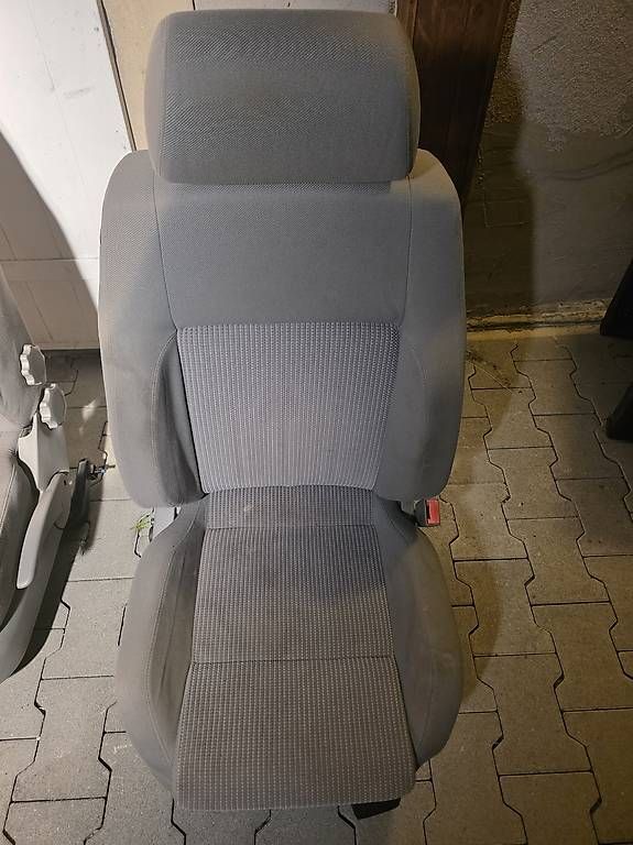 Alle Autoersatzteile: VW Golf 4 Vordersitze Stoff – Gebraucht aus Thal von Jones9424 2