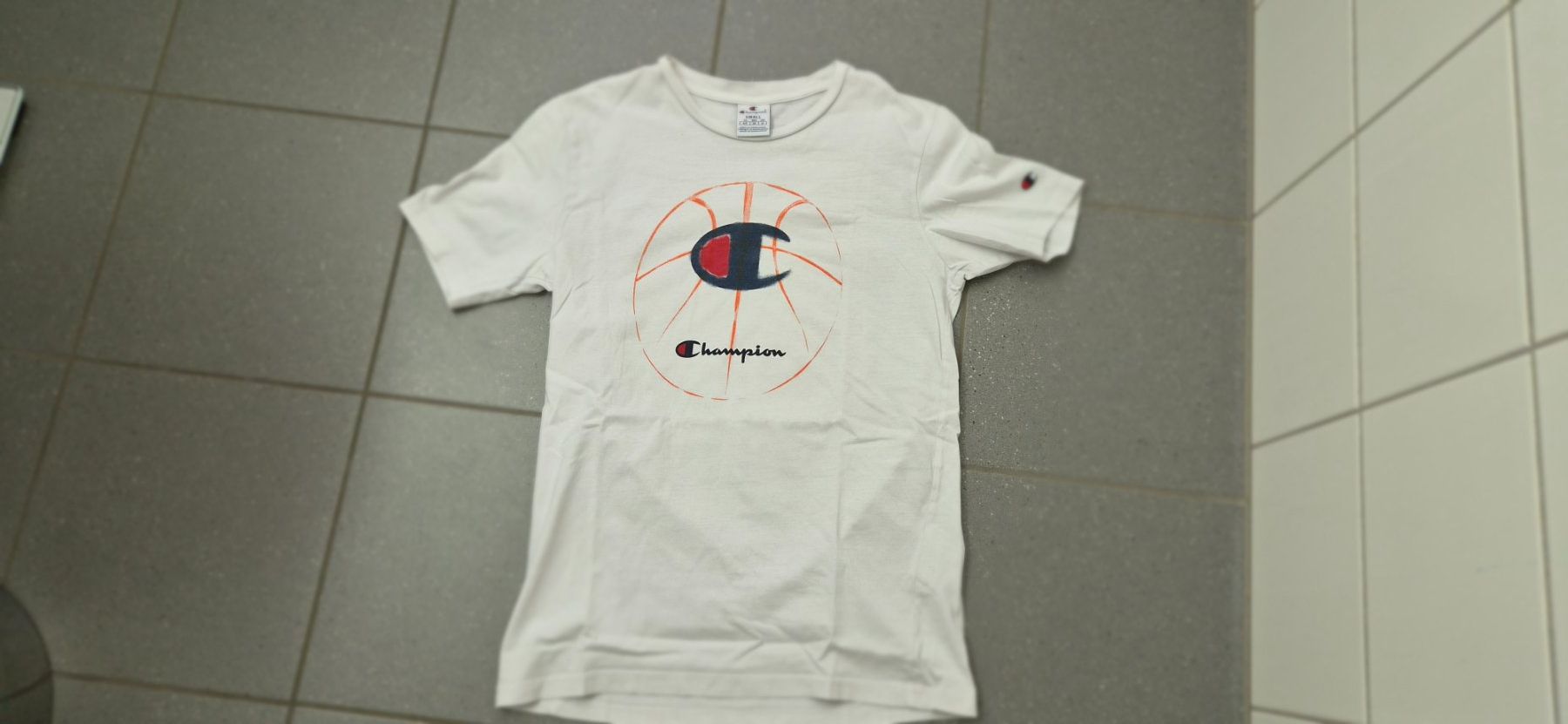 Champion T-shirt: Champion T-Shirt weiss - Gr. S – Usato da Kollbrunn venduto da Bobibau