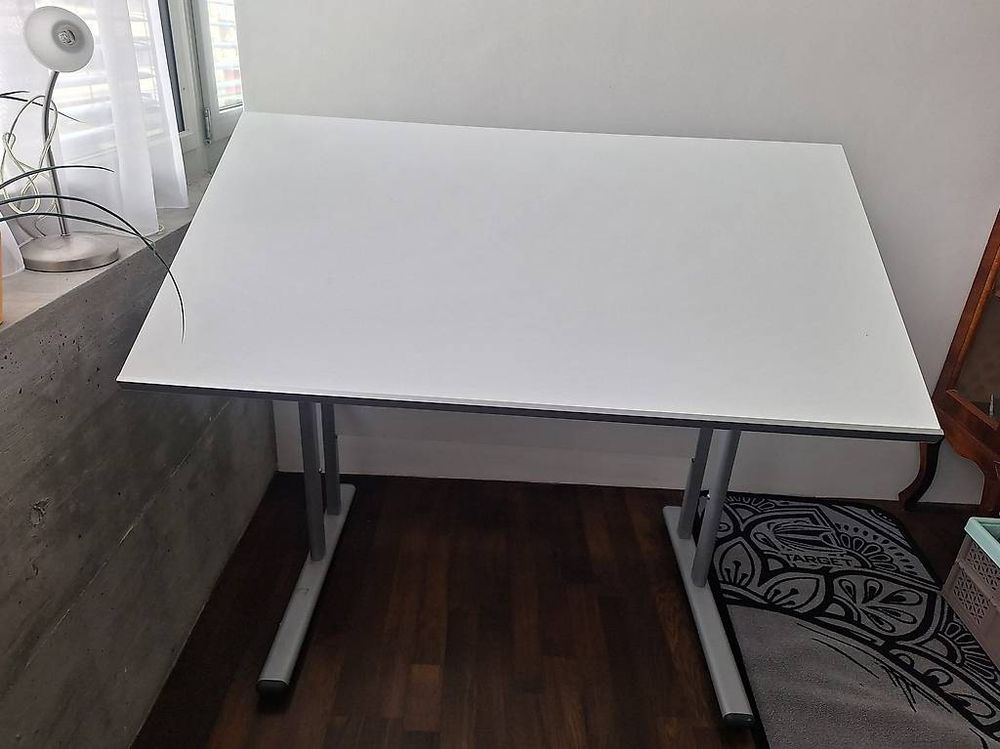 Scrivanie: Schreibtisch weiss verstellbar – Usato da Heerbrugg venduto da v_s_88zb 2