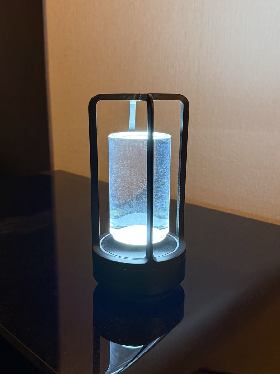 Lampade: Modern Rechargeable LED Lantern - Perfect Ambience! – Usato da Plan-les-Ouates venduto da kotcha_m 1