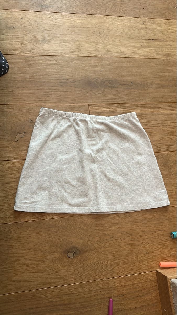 Brandy Melville Jupes: Grauer Rock Baumwolle Grösse Onsize Brandy Melville – D'occasion à Männedorf par ci87X