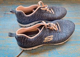Sketches Sneakers Grösse 39
