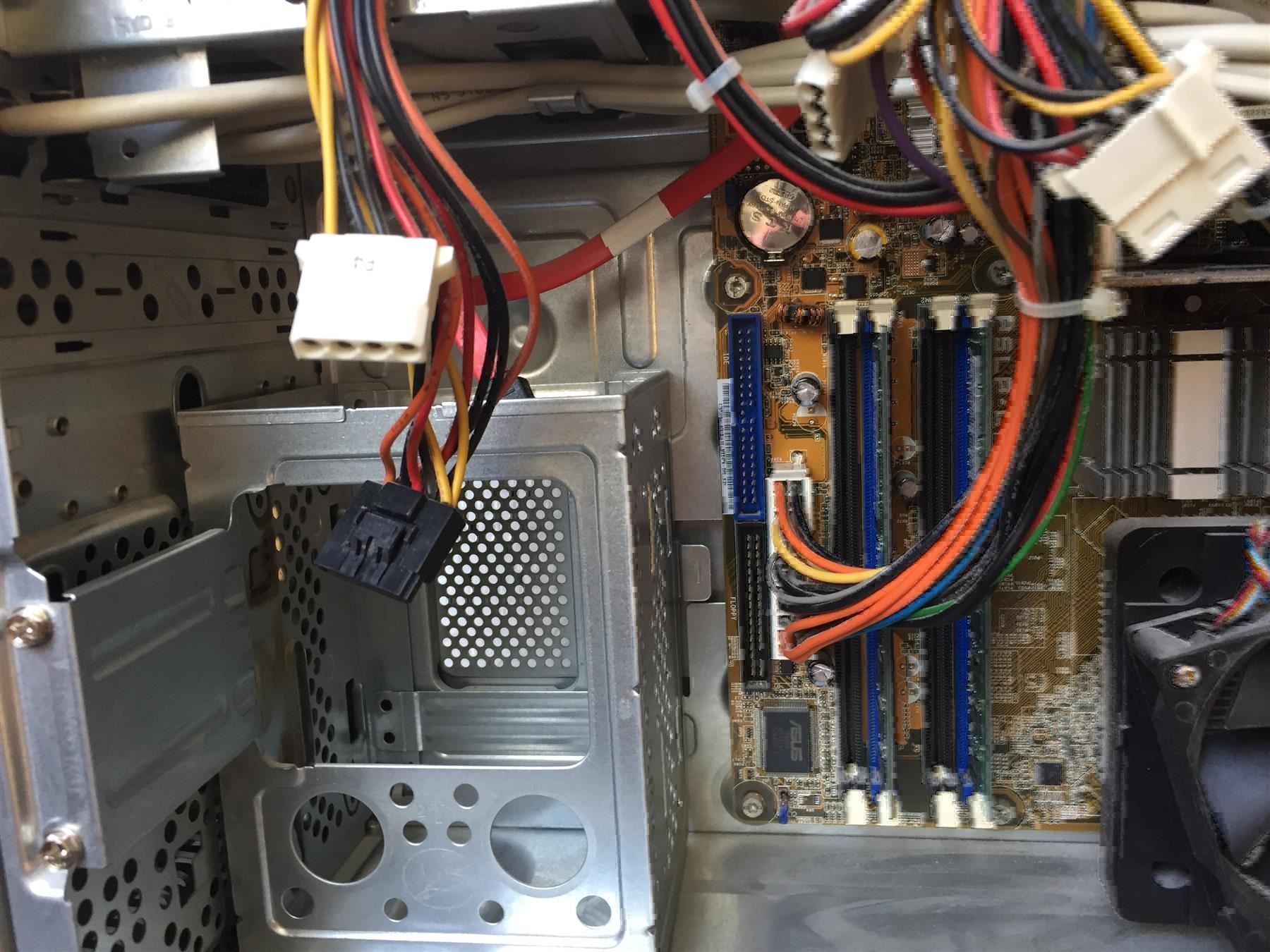Hewlett Packard Custodie: PC-Gehäuse HP-Pavillon – Difettoso da Cormagens venduto da grizli13 8