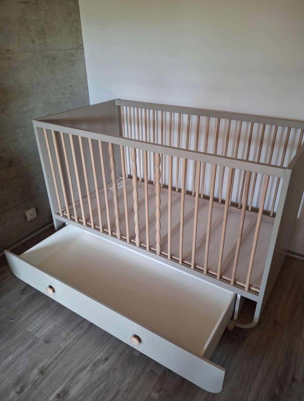 Betten: Lit bébé évolutif - comme neuf – Gebraucht aus St. Ursen von leotti11 1