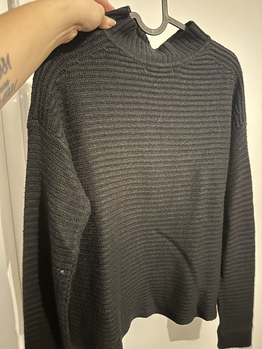 Pullover & Sweatshirts: Schwarzer Strickpullover mit Rollkragen, Grösse M – Gebraucht aus Reinach BL von Alles_muss_weg00