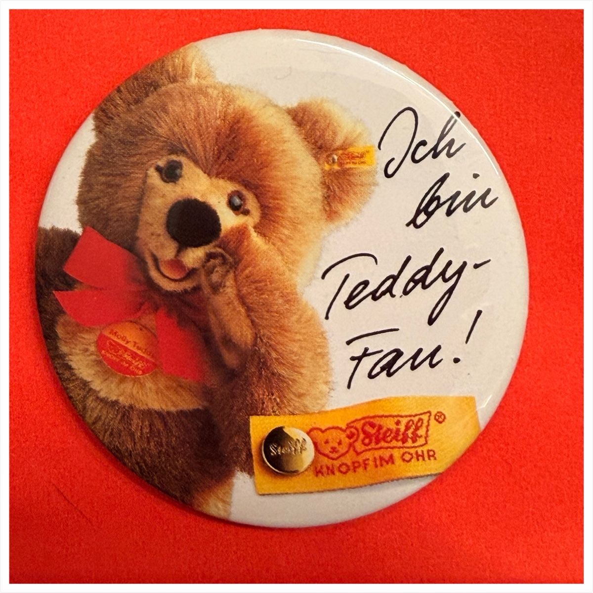 Plaquettes & Badges: Vintage-Button - Steiff - Ansteckbutton - 60 mm – Neuf (Voir description) à Schlieren par RoPue