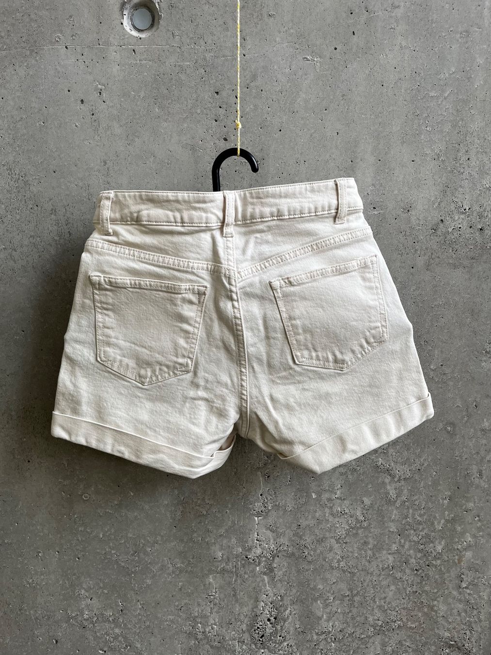 Pantaloni: H&M Shorts – Usato da Bern venduto da leokislig 2