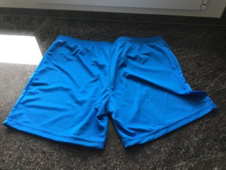 Puma kurze Hosen M neu