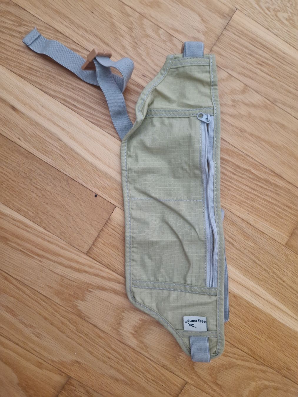 Taschen: Easycamp Bauchtasche – Gebraucht aus Buttwil von SabrinaA03