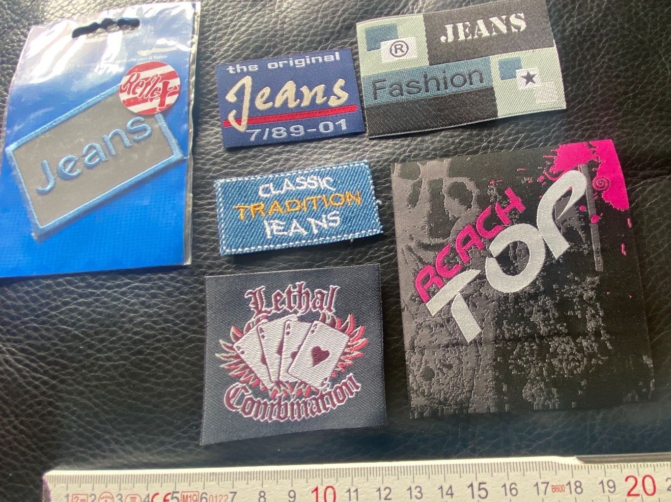 Toppe: Diverse eckige AUFNÄHER/PATCH (6 Ex.) NEU/OVP – Nuovo e nell'imballaggio originale da Frauenfeld venduto da Boldi46 1