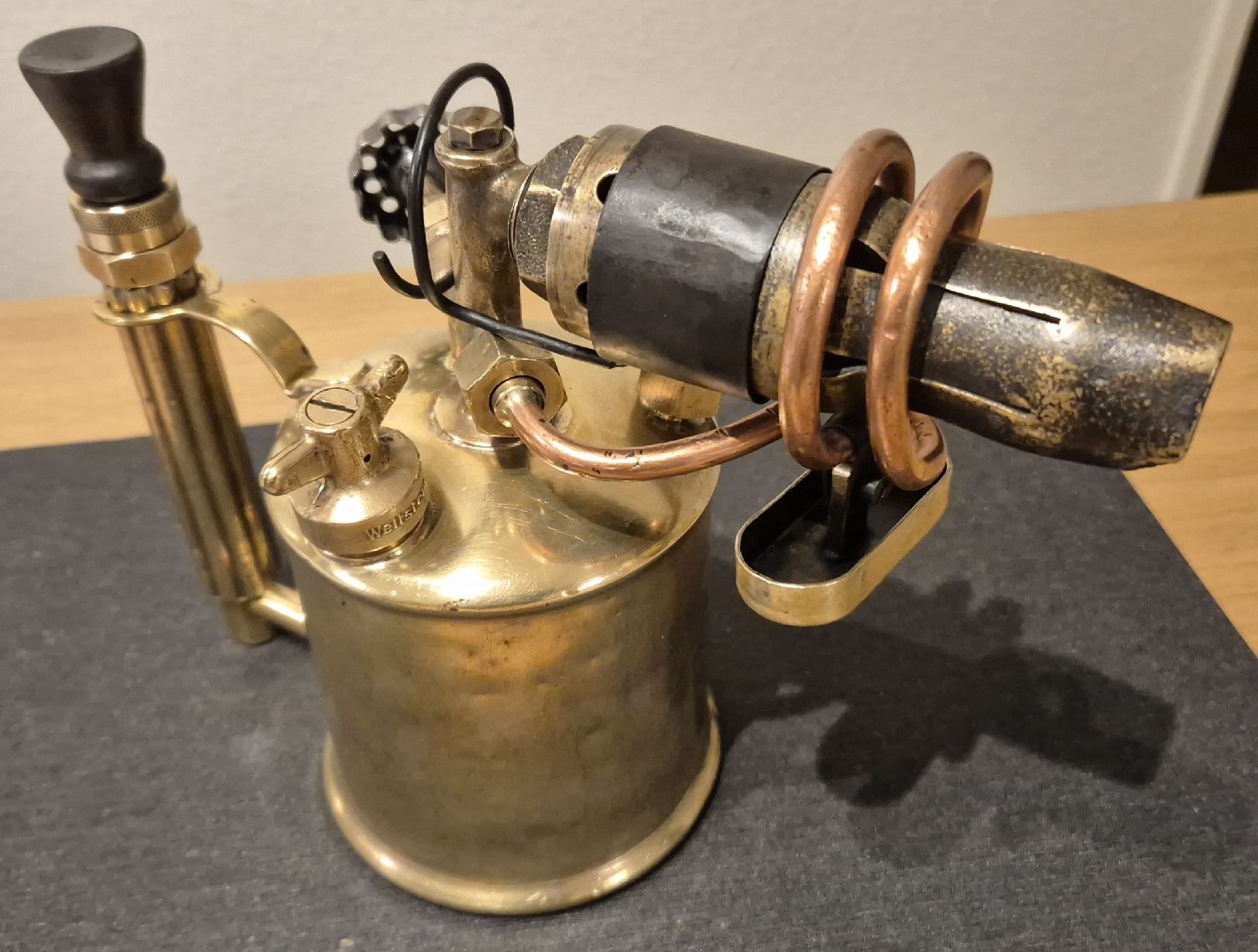 Tutti gli attrezzi: Antike schweizer Lötlampe – Usato da Au ZH venduto da Nostronomo 1
