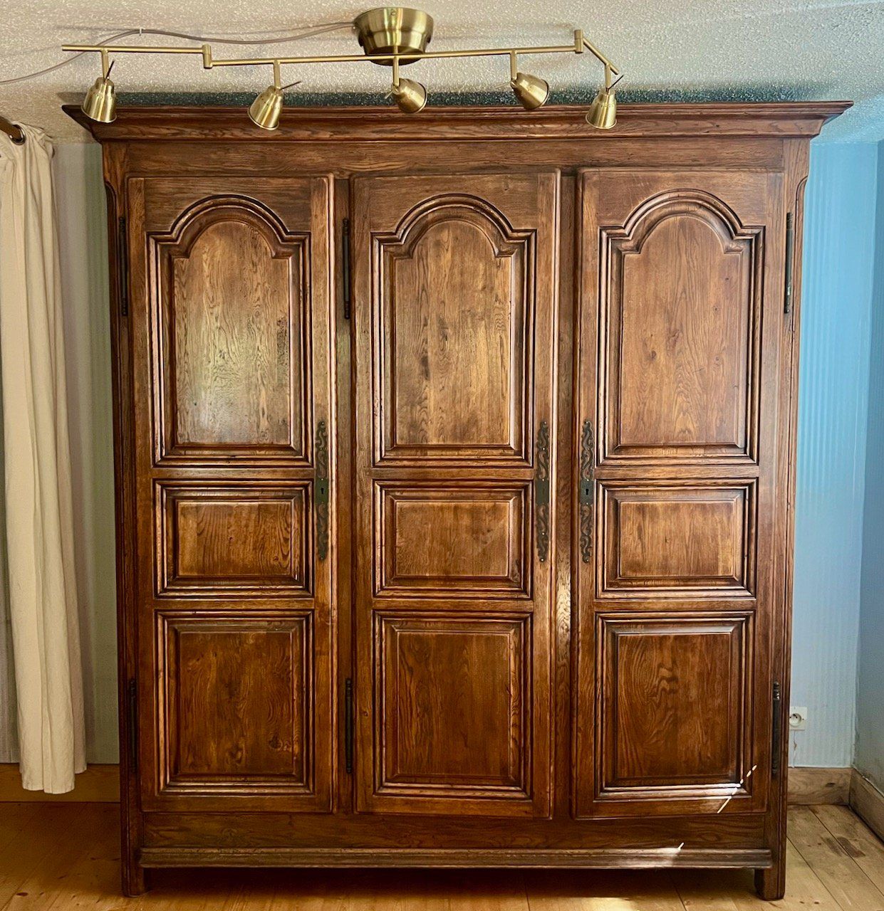 Schränke: Schrank – Gebraucht aus Münchenstein von Lena0111